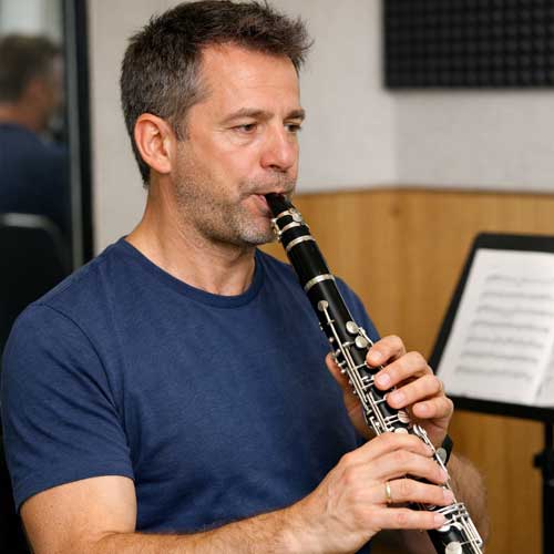 Clarinettiste lors d'une masterclasse sur le souffle, la posture et le geste